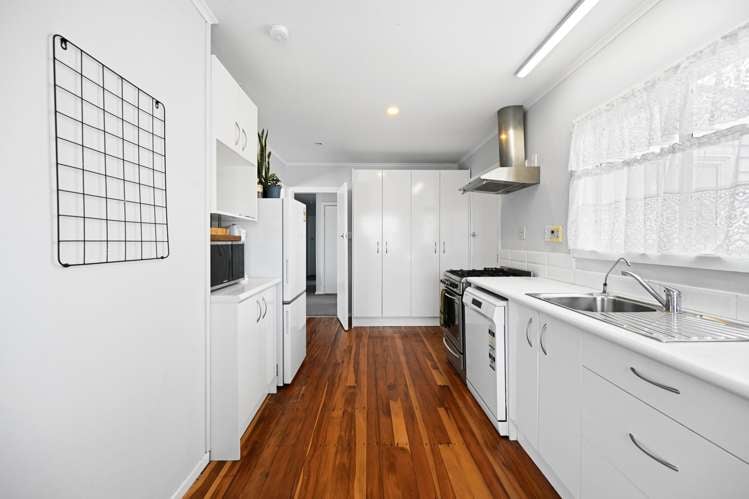 87 Montgomery Crescent Bader_2