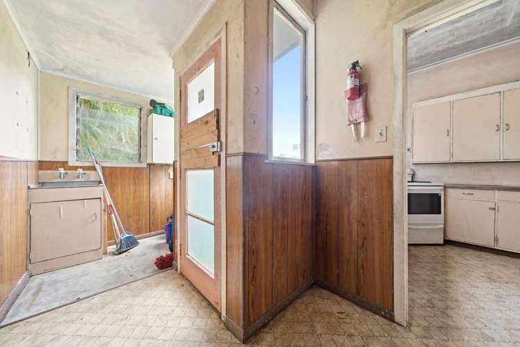 2 Forbes Road Favona_13