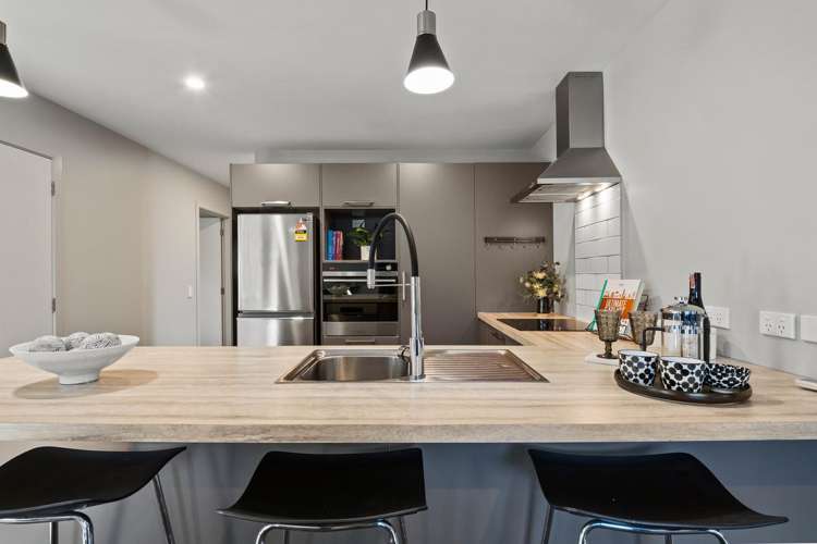 69 Risinghurst Terrace Lower Shotover_10