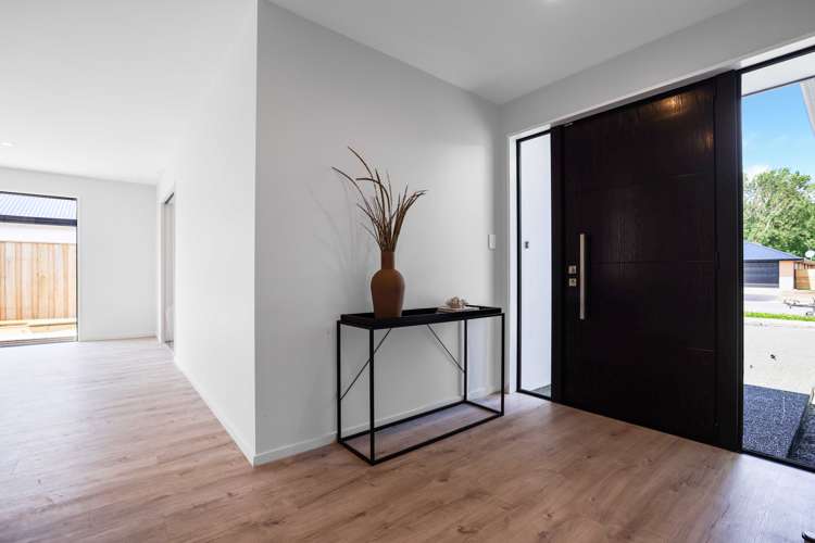 10 Strowan Avenue Elgin_30