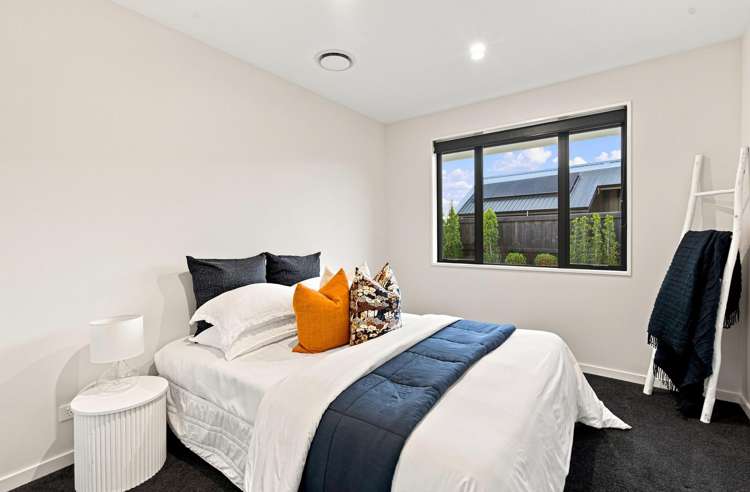 56 Carnaveron Drive Lincoln_16