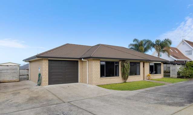 Secure Living, walk to town- No body corp