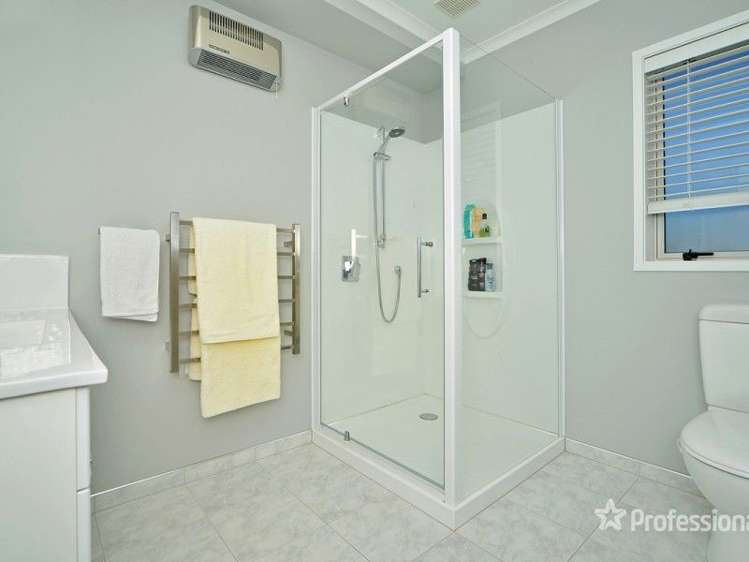 2 Camellia Lane Carterton_11