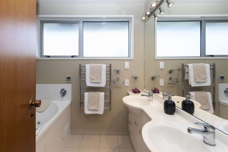 53 Sayers Crescent Ilam_13