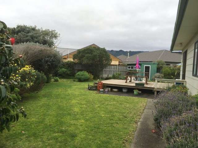 5 Reeves Street Waikanae Beach_2