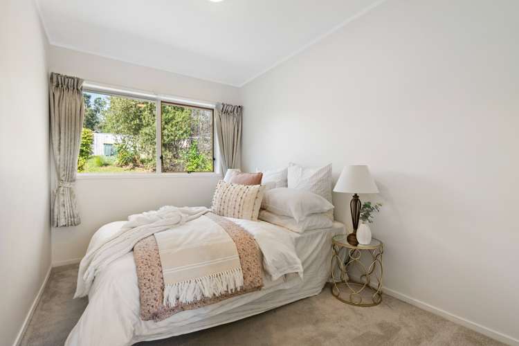 1/12 Hollyhock Place Browns Bay_11