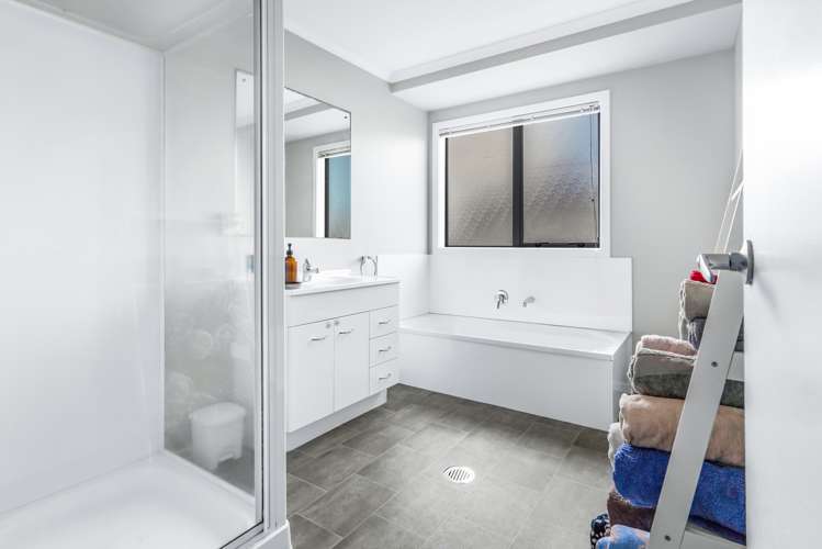 198d Old Farm Road Hamilton East_13