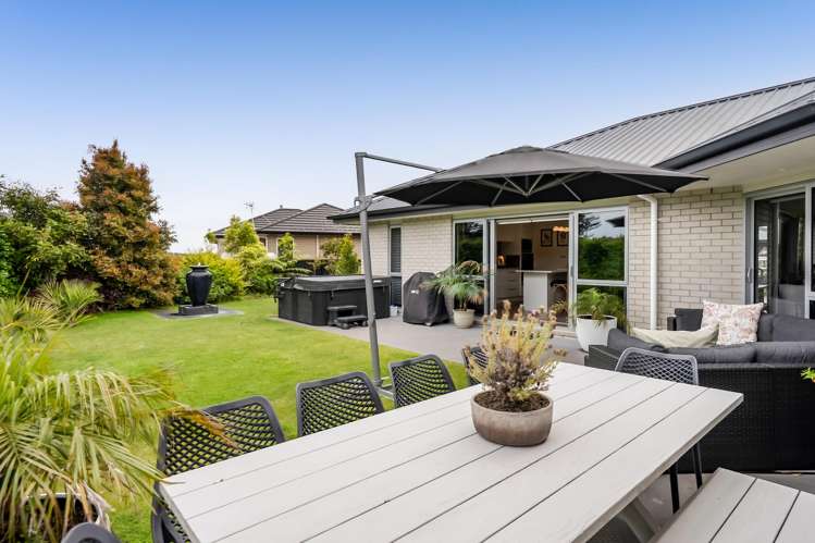 3 Condor Crescent Bell Block_32