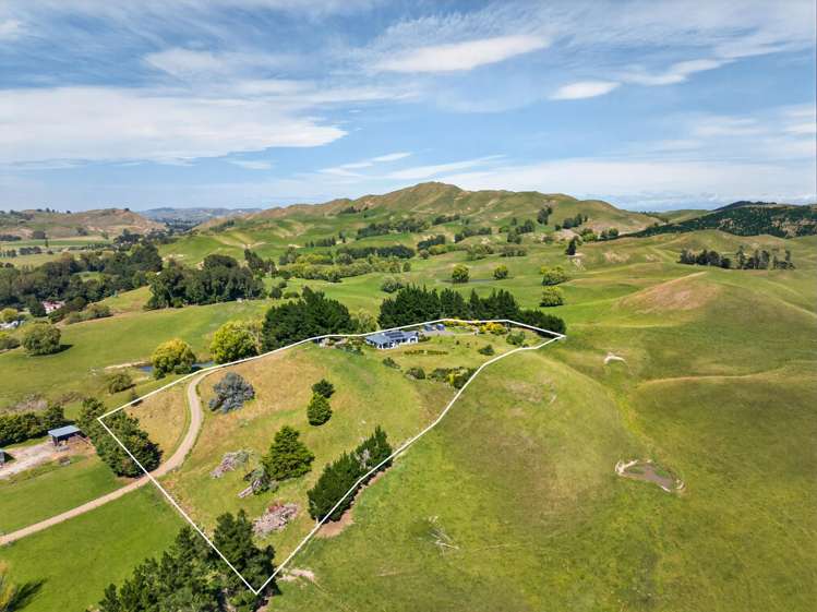 701 River Road Otane_29