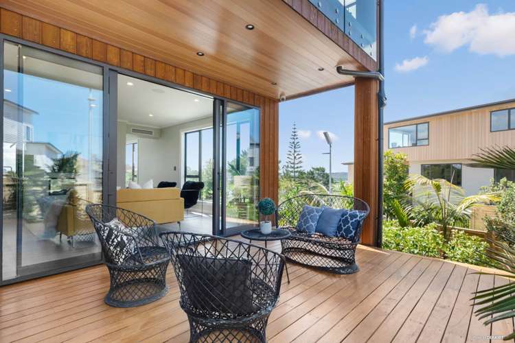 1 Taku Close Long Bay_20