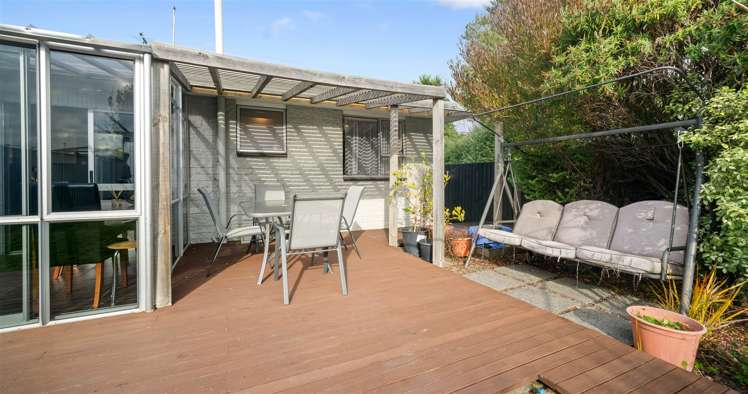 2/20a Downing Street Hoon Hay_12