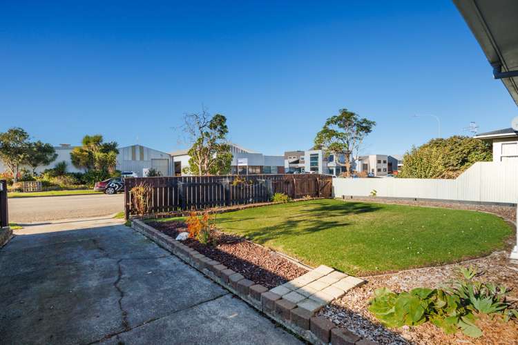 82 Keith Street Roslyn_20