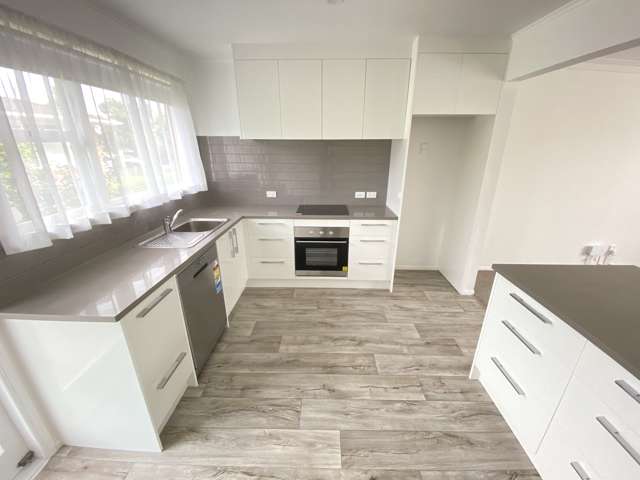 2/63 Rawhiti Road One Tree Hill_4