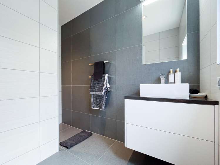 23-25 Black Road Otatara_25