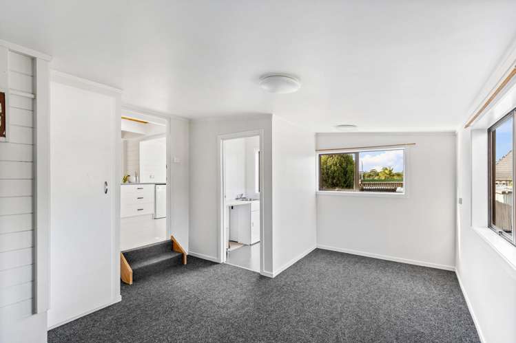 2/7 Fernbird Place Massey_18