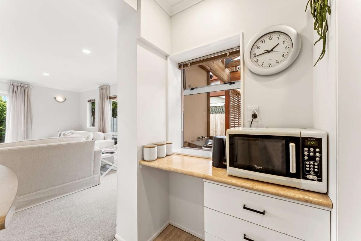 2/64 Mckenzie Avenue_1
