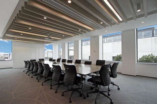 MODERN OFFICE WITH STUNNING FITOUT AND VIEWS