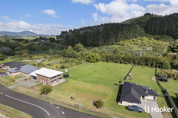 8 Blueberry Lane Waihi_12