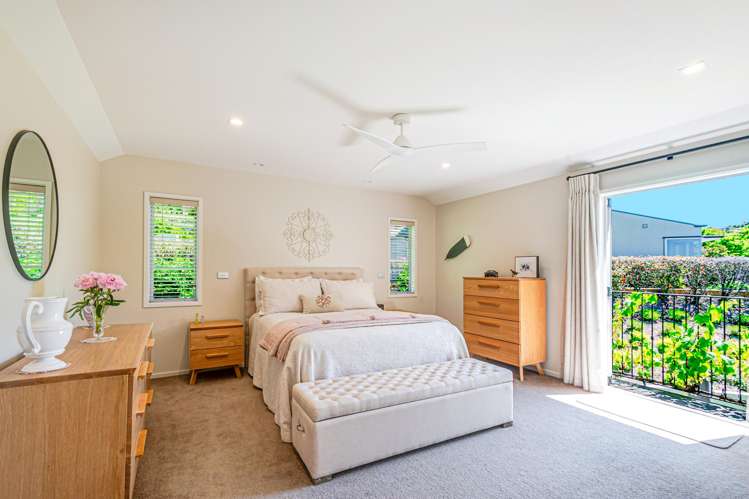 98 Kent Terrace Taradale_17