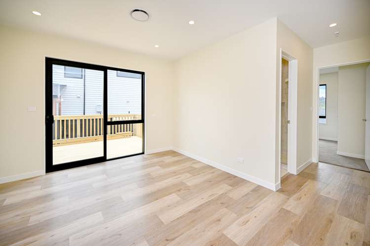 2 Wheki Place Swanson_5