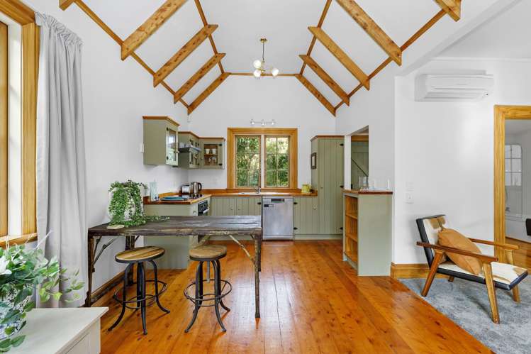 463A High Street South Carterton_5