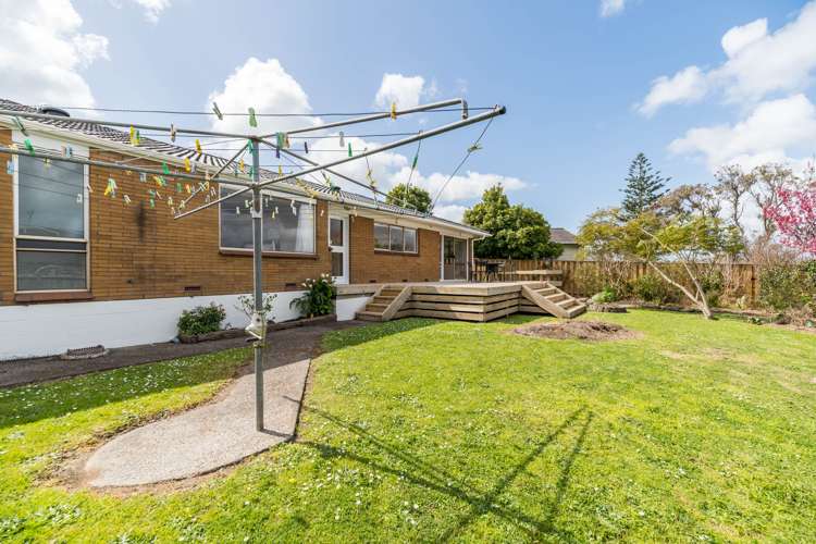 3 Serrita Avenue Sunnyhills_28