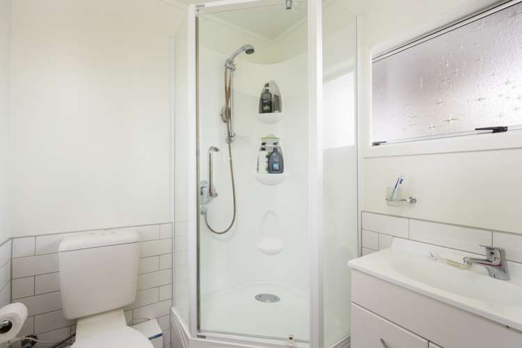 11 Cowling Road Hurdon_18