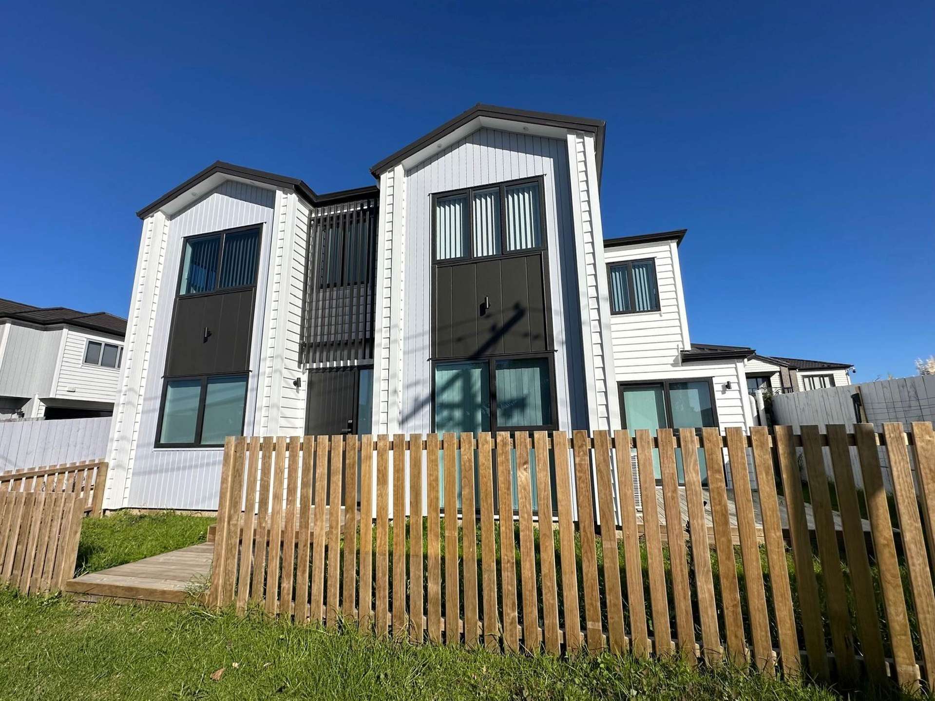 8A Gardiner Grove Mangere East_0