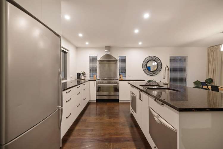 1 Goldleaf Hill Queenstown_37