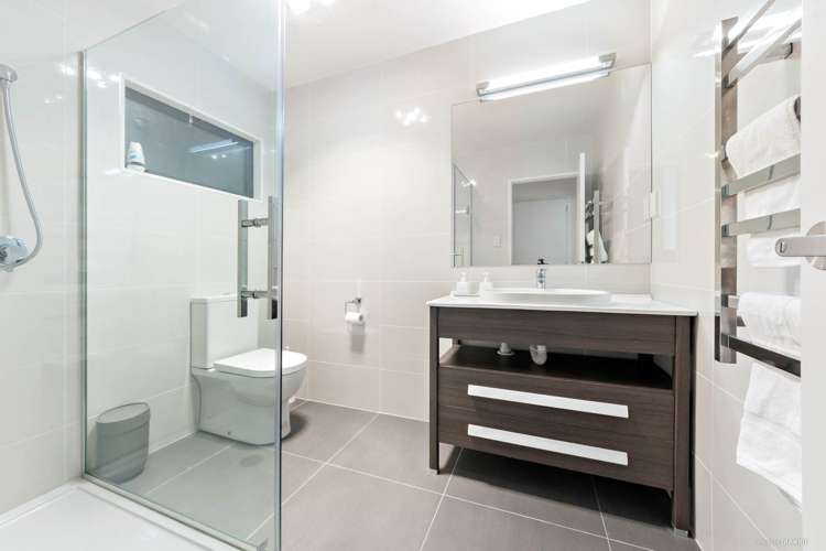 19a Regia Close Half Moon Bay_11