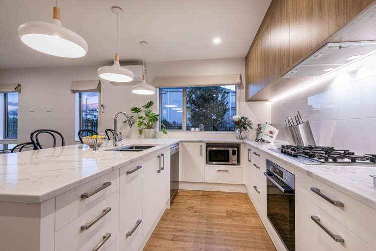 161 Bonair Crescent Silverdale_9