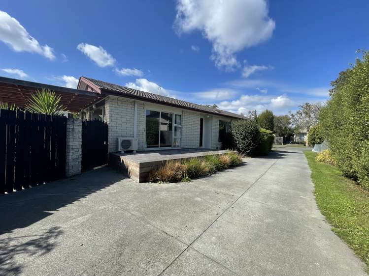 83 Lowry Avenue_0