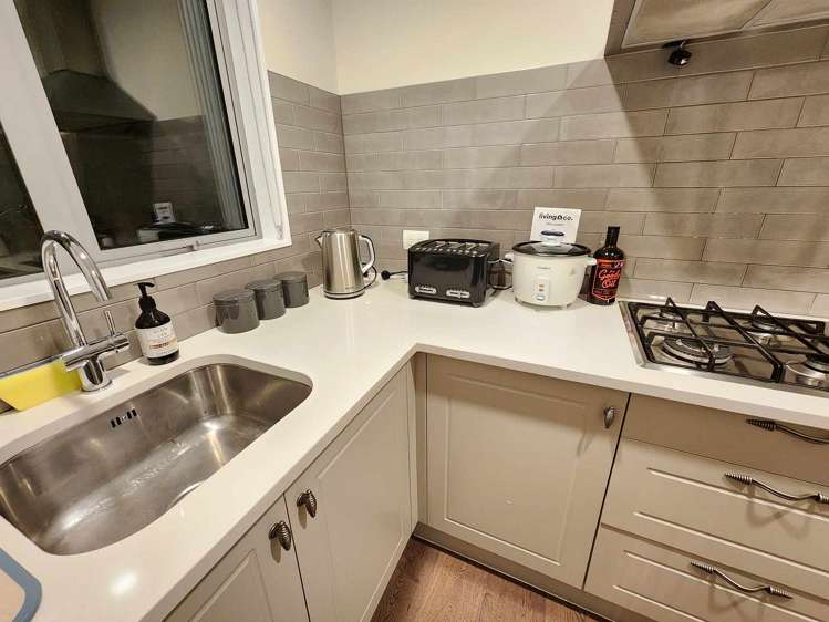 89b William Bayes Place Red Beach_17