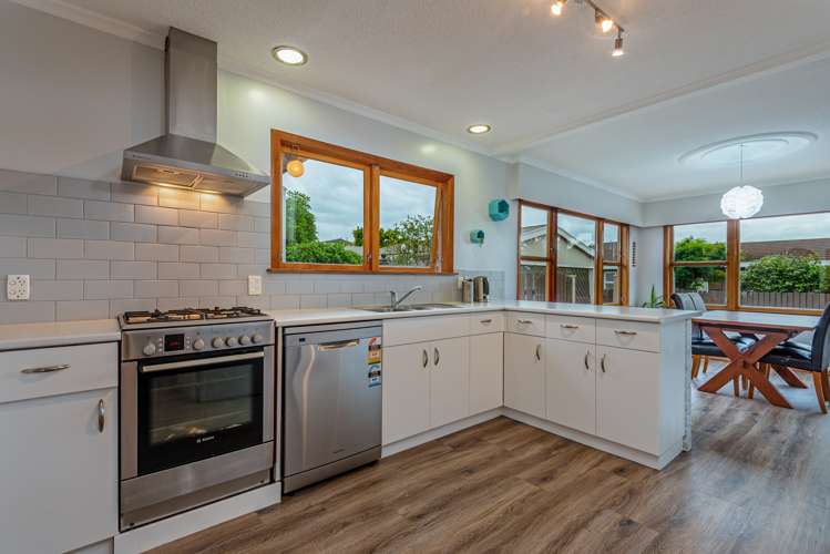 86 Wikiriwhi Crescent Awapuni_2