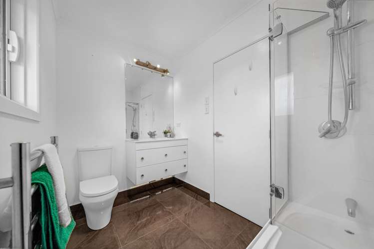 38 Kamara Road Glen Eden_15