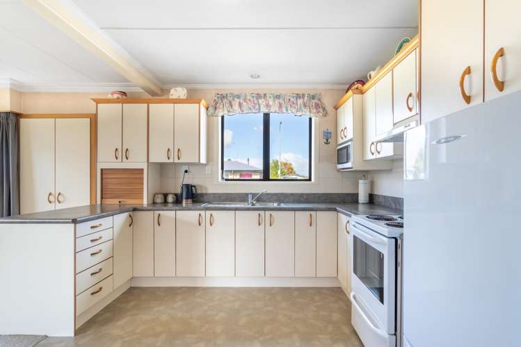 144 Derwent Crescent Glengarry_5