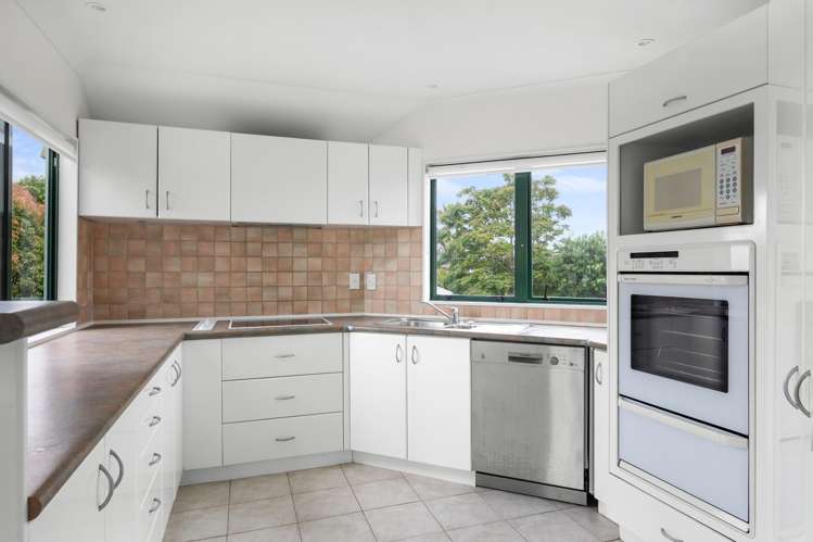 2/36 Devon Road Bucklands Beach_3