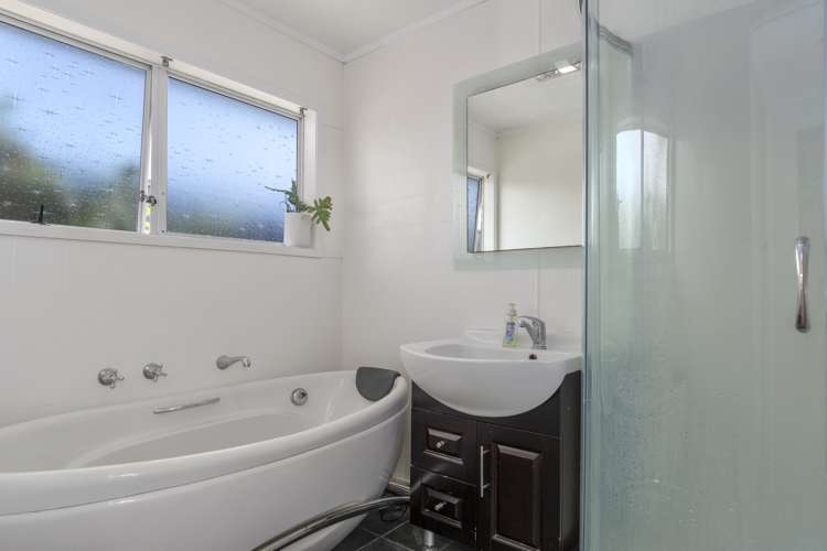 106 Coopers Road Gate Pa_16