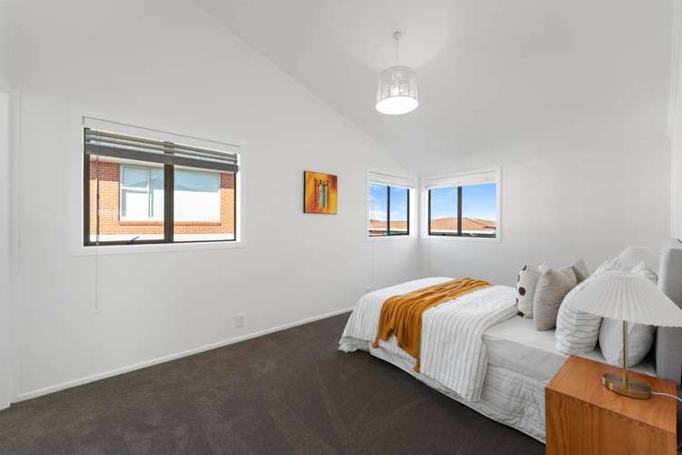 85 Pupuke Road Northcote_16