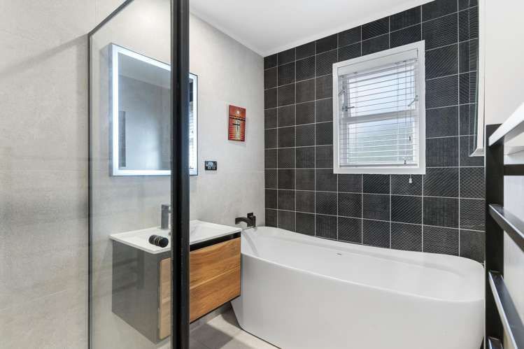 11 Stott Avenue Birkdale_7