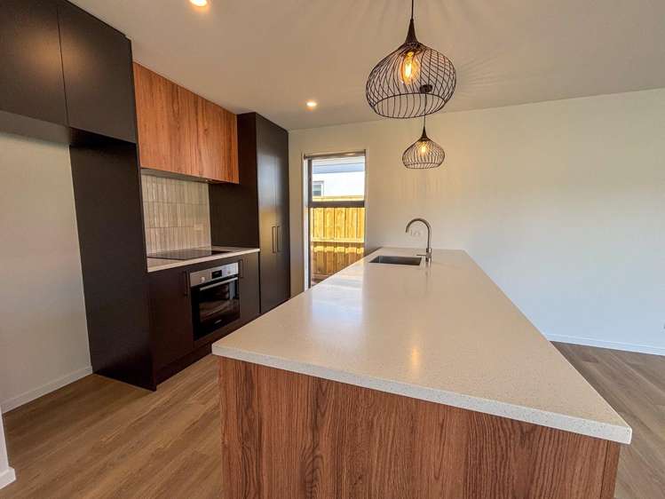 24 Estival Drive 11103_1