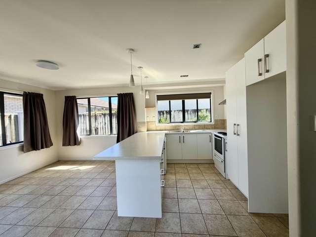 4 Madeleine Terrace Papamoa_2