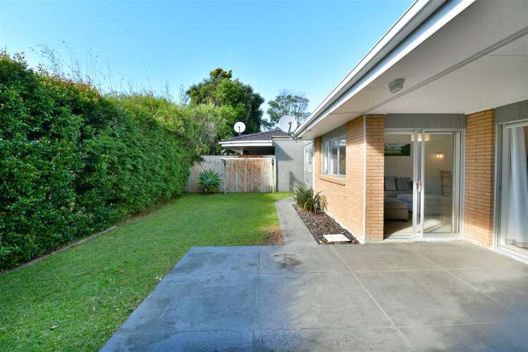 2/1 Pine Road Orewa_5