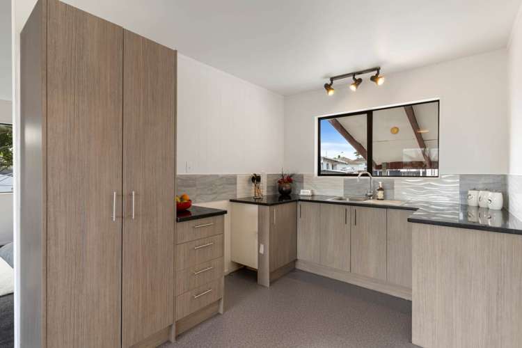 2/7 Maplesden Drive Clendon Park_5