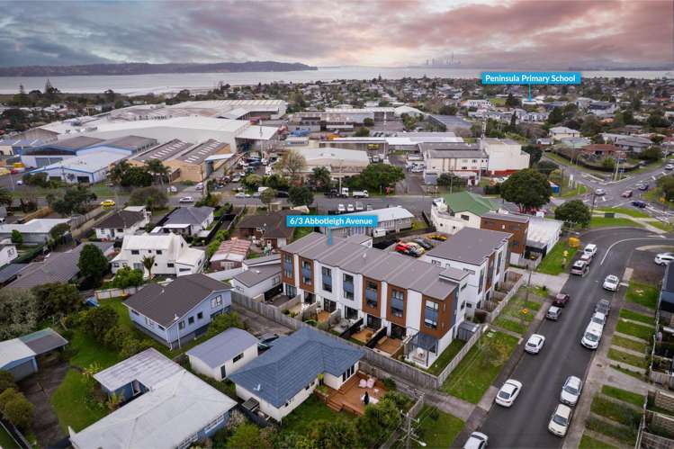 6/3 Abbotleigh Avenue Te Atatu Peninsula_21