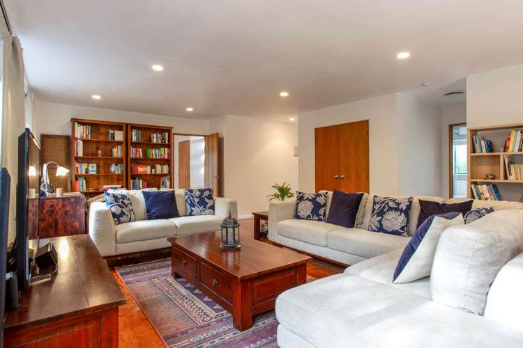 9 Highwood Grove Torbay_25