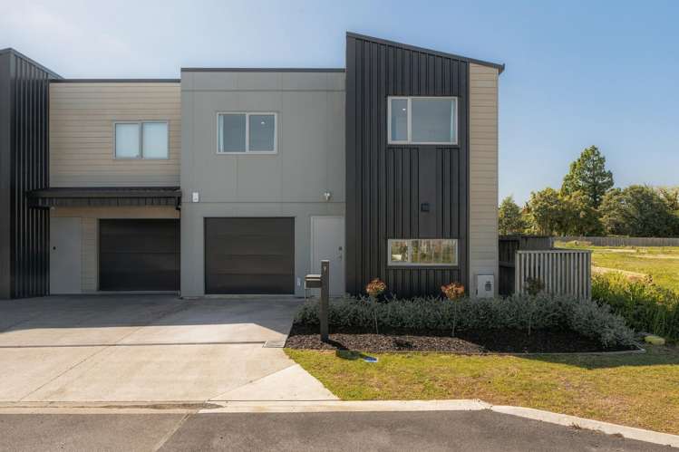 9 Selkirk Lane Hamilton Lake_0