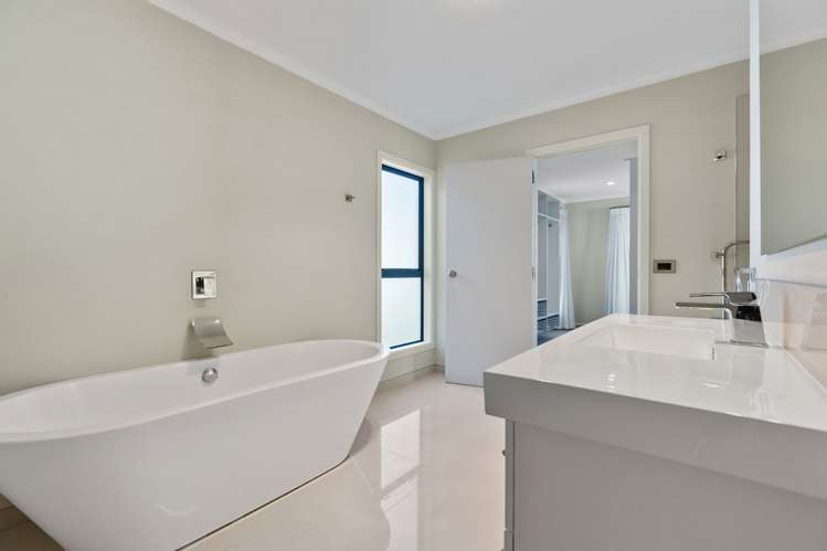 16 Woolcombe Terrace New Plymouth Central_11