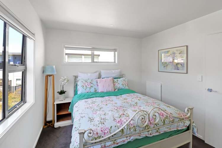 15 McGrath Way 1353_9