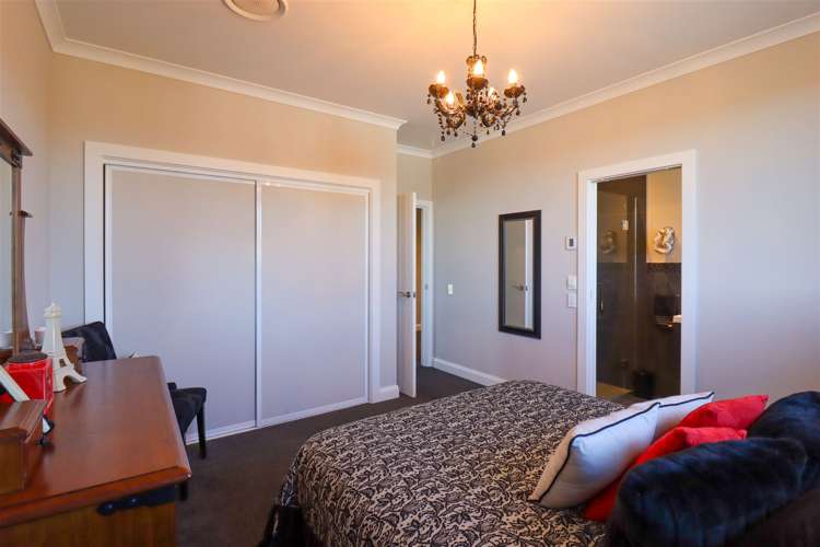 10 Meadowstone Street Gleniti_13